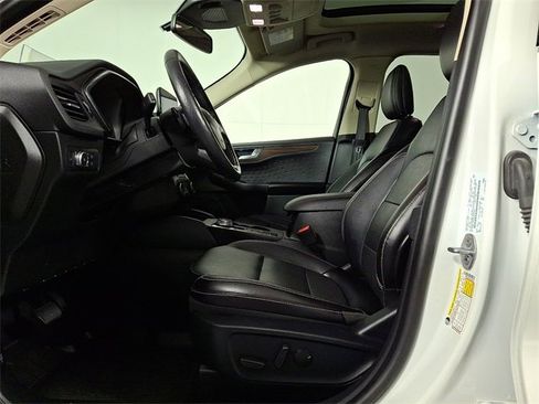 Used 2020 Ford Escape Titanium image 15