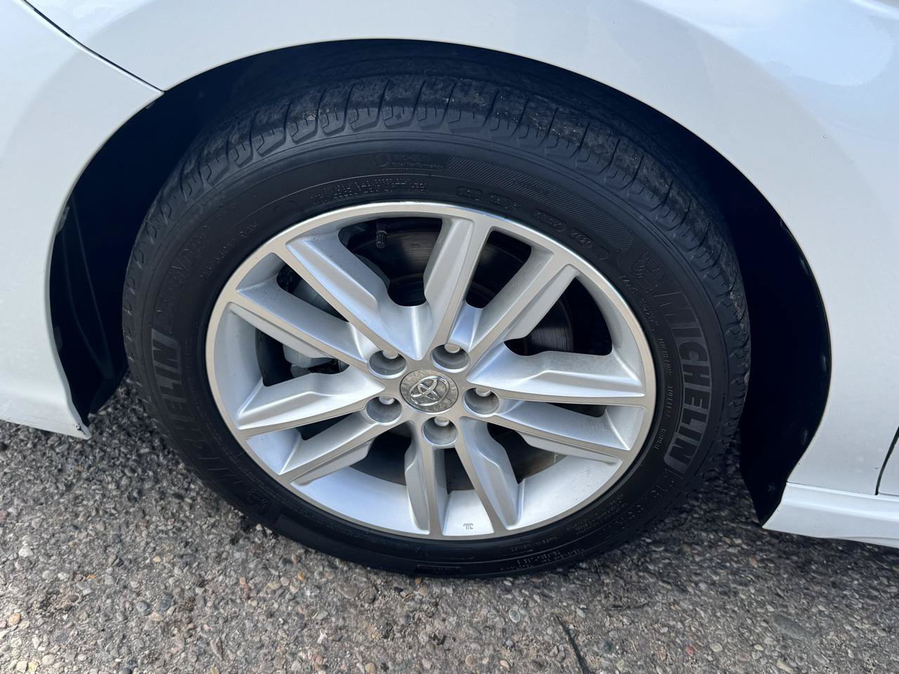 Used 2019 Toyota Camry XSE FWD image 12