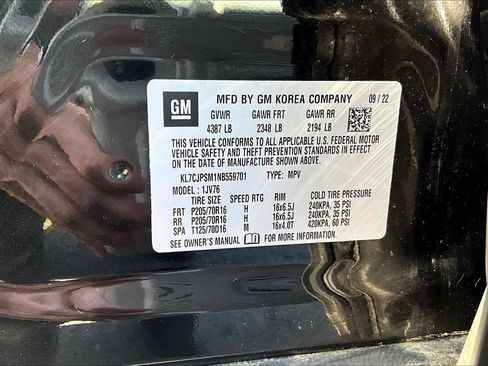 Used 2022 Chevrolet Trax LT w/ LT Convenience Package image 11