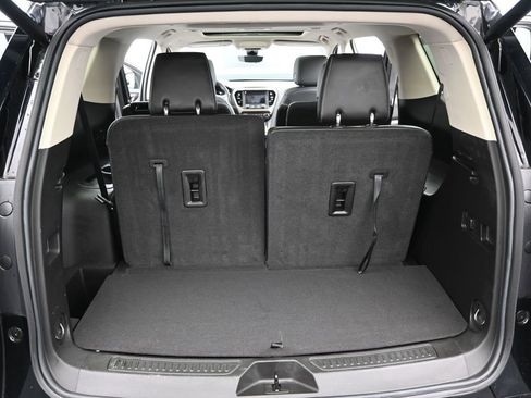 Used 2023 GMC Acadia Denali w/ Denali Technology Package image 33