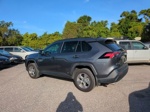Used 2025 Toyota RAV4 LE AWD/4WD image 3