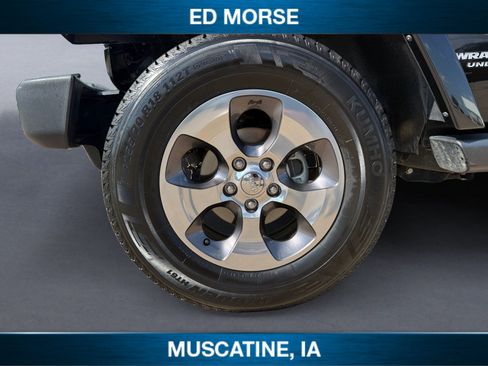 Used 2016 Jeep Wrangler Unlimited Sahara w/ Connectivity Group AWD/4WD image 14