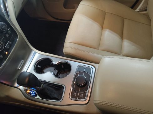 Used 2018 Jeep Grand Cherokee Limited AWD/4WD image 26
