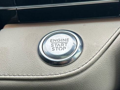 Used 2024 Lincoln Nautilus Reserve w/ Equipment Group 202A image 21