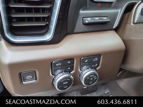 Used 2024 GMC Sierra 3500 Denali w/ Denali Reserve Package image 20