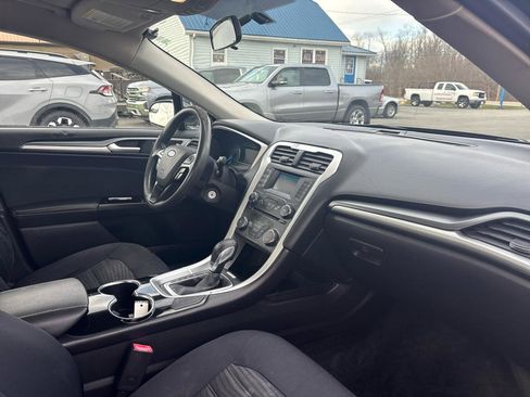 Used 2016 Ford Fusion SE image 7