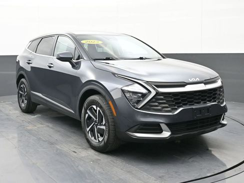Used 2023 Kia Sportage LX image 1