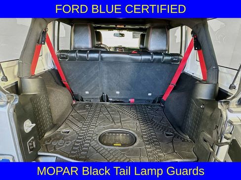 Used 2017 Jeep Wrangler Unlimited Rubicon image 24