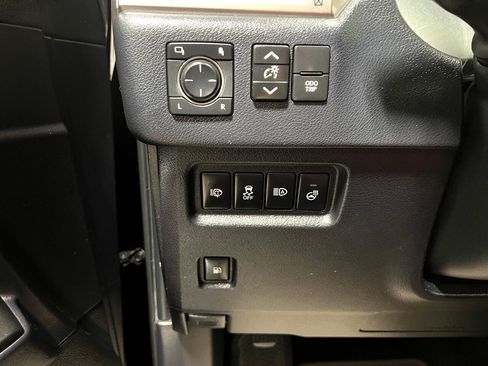 Used 2022 Lexus GX 460 Premium w/ Premium Package image 13