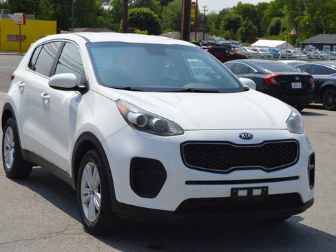 Used 2019 Kia Sportage LX FWD image 2