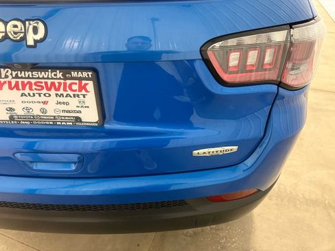 Certified 2019 Jeep Compass Latitude w/ Cold Weather Group AWD/4WD image 18