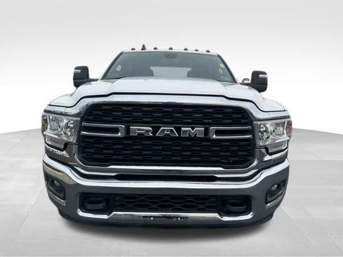 Used 2024 RAM 3500 Big Horn image 12