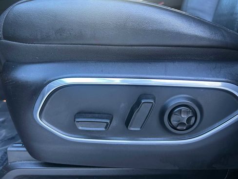 Used 2024 Jeep Wagoneer L Series II image 18