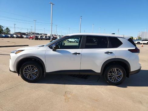 Certified 2024 Nissan Rogue S image 8