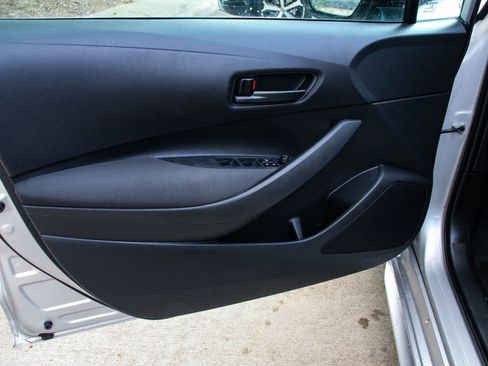 Used 2024 Toyota Corolla LE FWD image 12