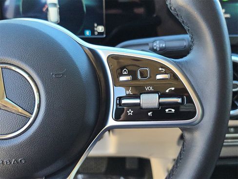 Used 2022 Mercedes-Benz GLA 250 image 25