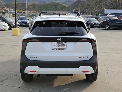 New 2026 Nissan Kicks SR w/ Cold Weather Package AWD/4WD image 4