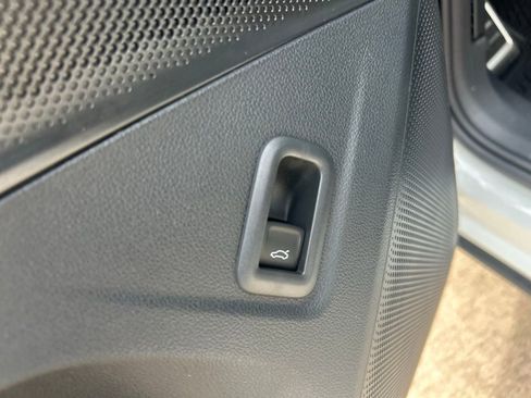 New 2026 Volkswagen Tiguan SE R-Line image 54