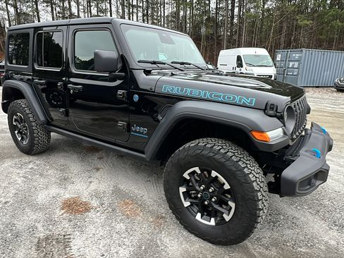 Used 2025 Jeep Wrangler Unlimited Rubicon 4xe w/ Convenience Group image 5