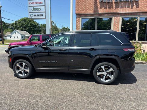 Used 2023 Jeep Grand Cherokee 4WD 4xe image 5