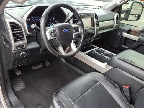 Used 2019 Ford F250 Lariat w/ Lariat Ultimate Package AWD/4WD image 14