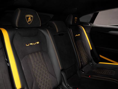 Used 2024 Lamborghini Urus Performante AWD/4WD image 71