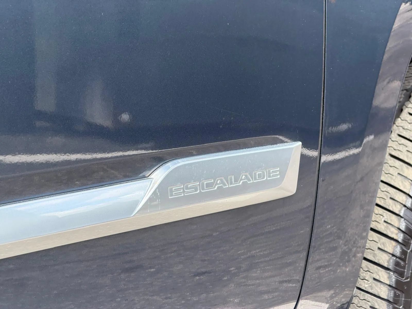 Used 2019 Cadillac Escalade ESV Luxury AWD/4WD image 54