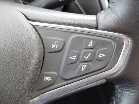 Used 2019 Chevrolet Equinox Premier FWD image 17