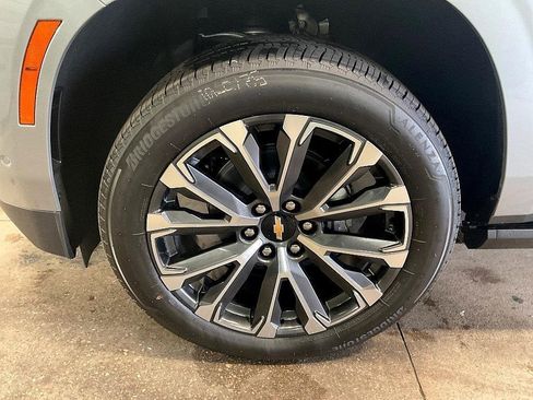 New 2025 Chevrolet Suburban High Country image 9