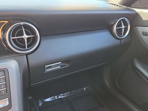 Used 2019 Mercedes-Benz SLC 300 image 40
