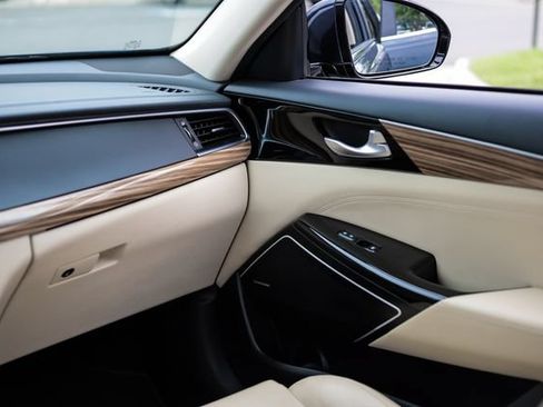 Used 2018 Kia Cadenza Technology FWD image 29