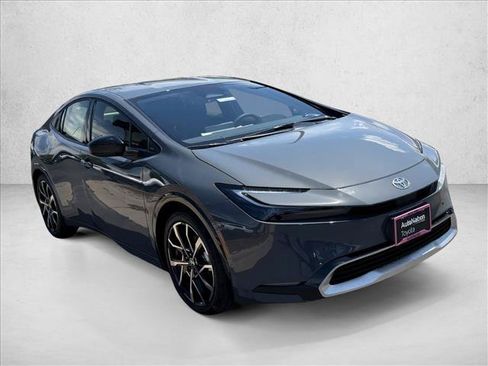 New 2026 Toyota Prius Plug-In Hybrid FWD image 3