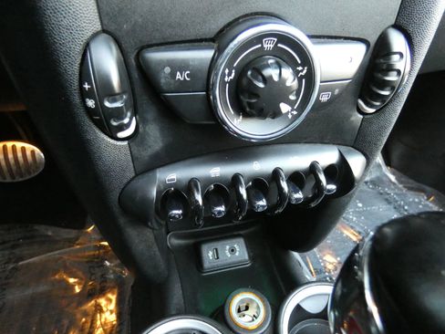 Used 2014 MINI Cooper S image 46