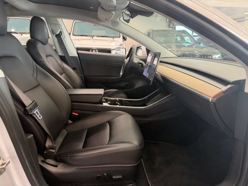 Used 2018 Tesla Model 3 Long Range RWD image 26
