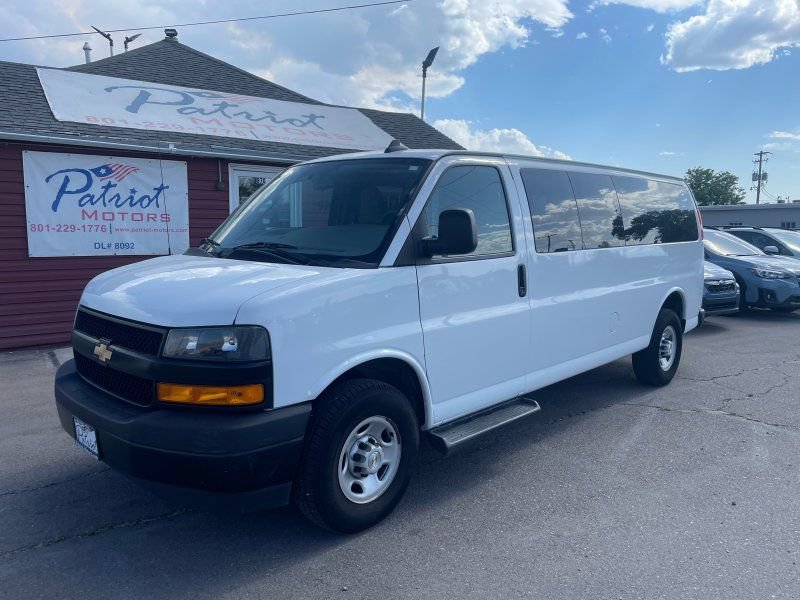 Used 2023 Chevrolet Express 3500 LS RWD image 2