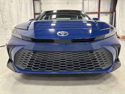 Used 2026 Toyota Camry SE FWD image 2