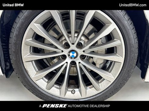 Used 2023 BMW 530i w/ Premium Package RWD image 2