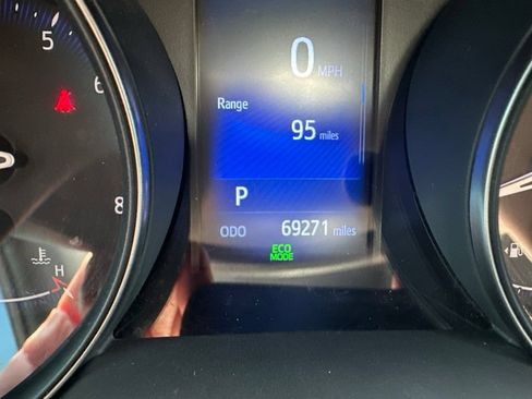Used 2018 Toyota C-HR XLE FWD image 14