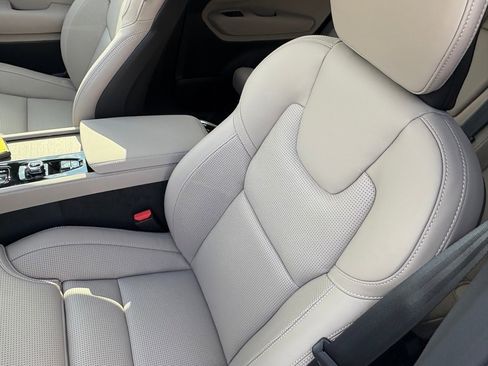 New 2026 Volvo XC90 B6 Ultra image 17