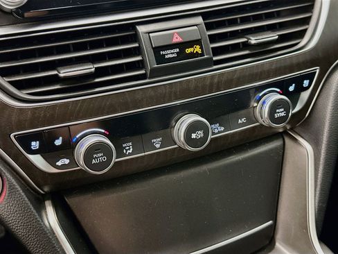 Used 2019 Honda Accord Touring image 24