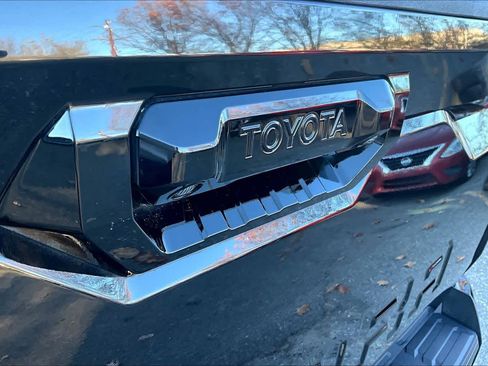 Used 2024 Toyota Tundra Platinum image 29