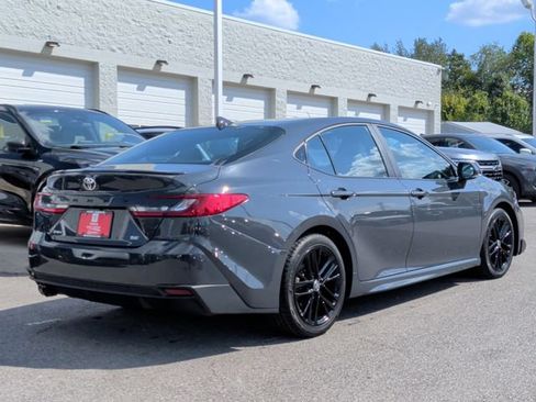 Used 2025 Toyota Camry SE FWD image 8