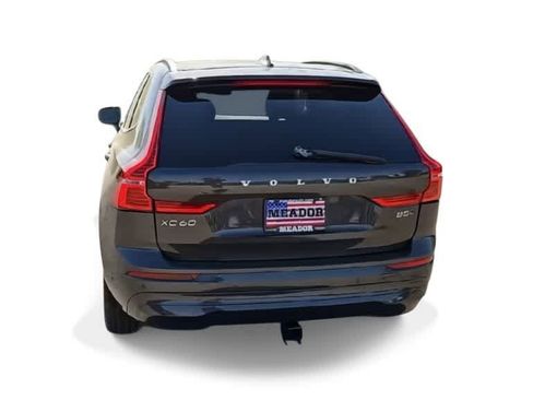 Used 2022 Volvo XC60 B5 Momentum image 7