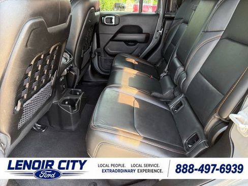 Used 2022 Jeep Gladiator Mojave w/ LED Lighting Group AWD/4WD image 10