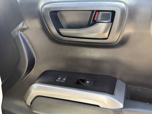 Used 2021 Toyota Tacoma SR5 RWD image 8