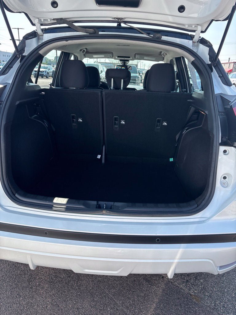 Used 2023 Nissan Kicks SR FWD image 30