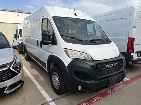 Used 2025 RAM ProMaster 2500 w/ Convenience Group FWD image 2