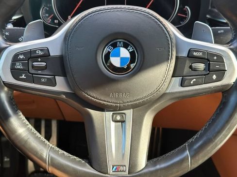 Used 2018 BMW M550i xDrive AWD/4WD image 25