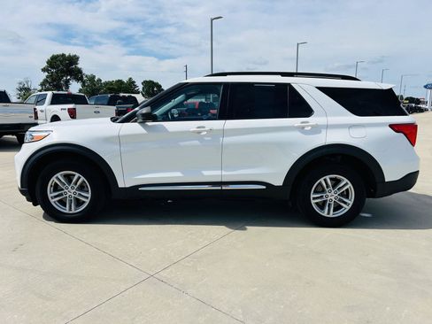 Used 2024 Ford Explorer XLT w/ Equipment Group 202A AWD/4WD image 37