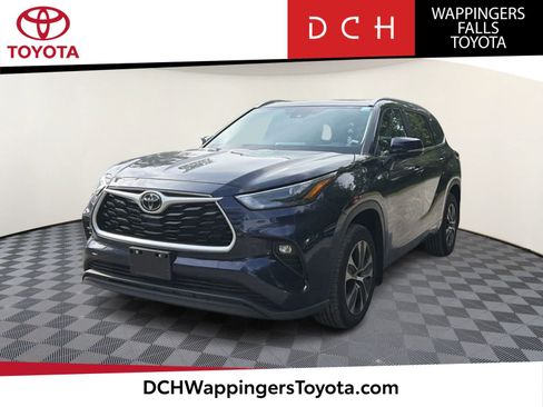 Used 2026 Toyota Highlander XLE AWD/4WD image 1